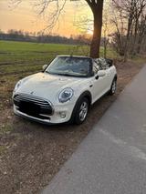 MINI One Cabrio TÜV neu | Chili | 8-fach bereift  - MINI One Cabrio mit Schiebedach