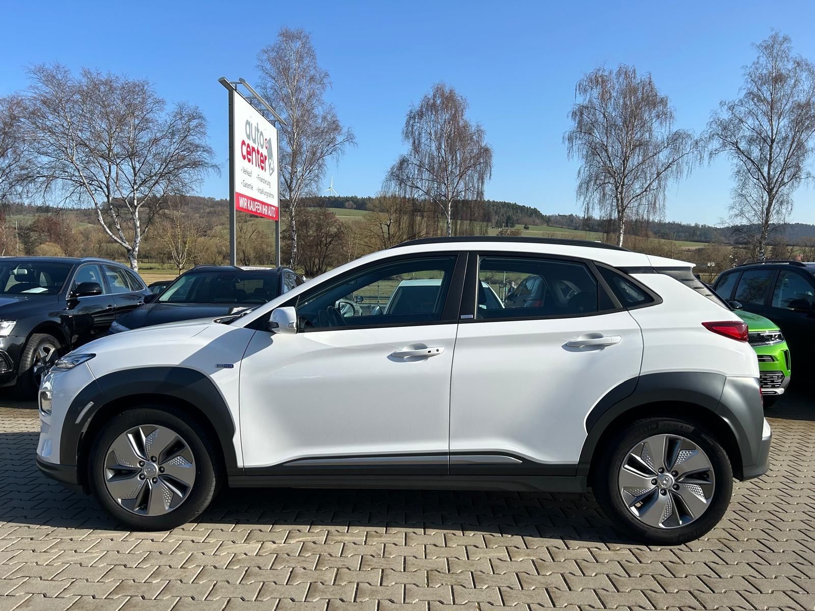 Fahrzeugabbildung Hyundai Kona Business Elektro°64 kWh°LED°Kamera°