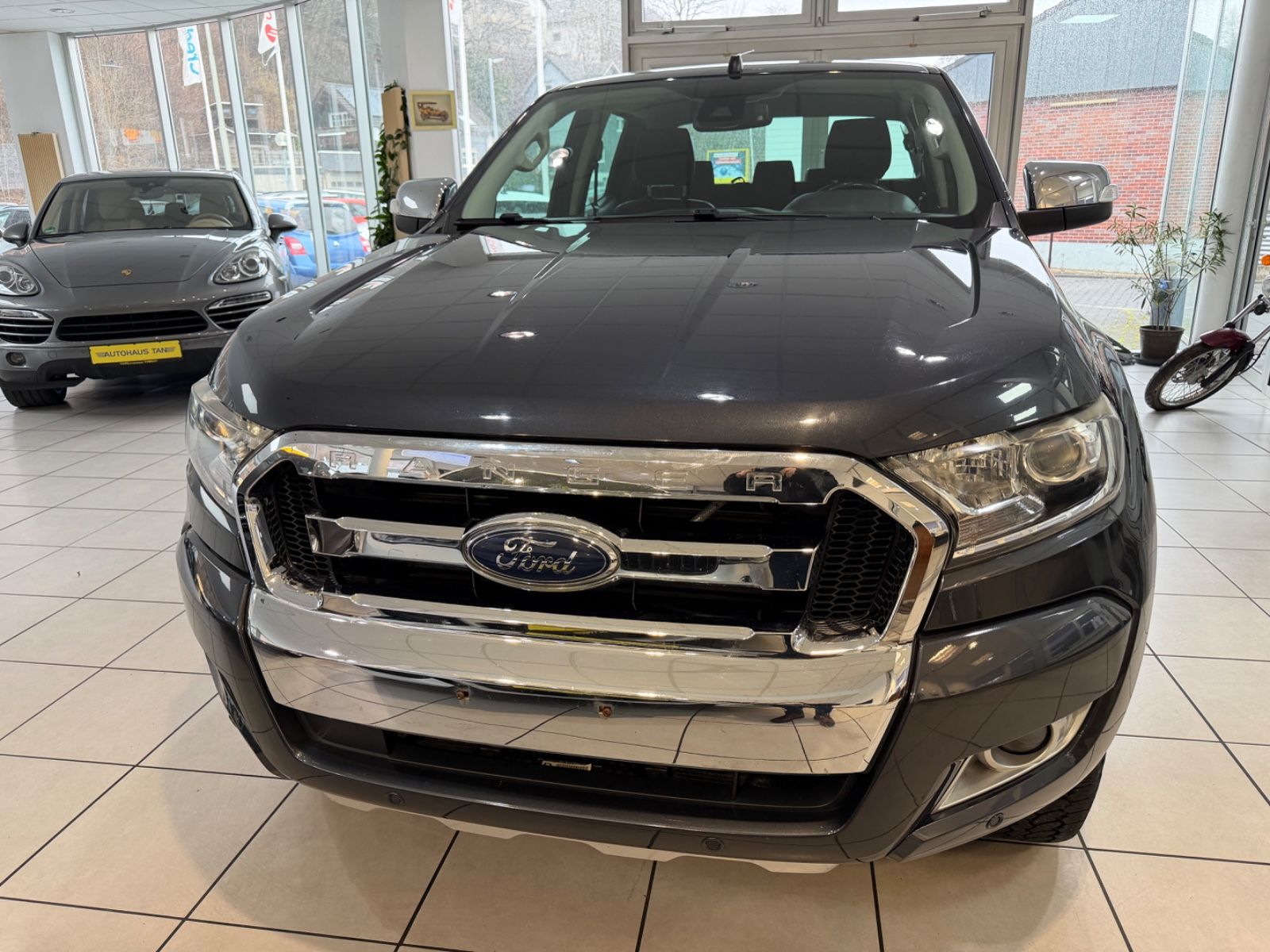 Fahrzeugabbildung Ford Ranger Limited Doppelkabine 4x4