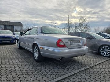 Jaguar XJ6 - 3