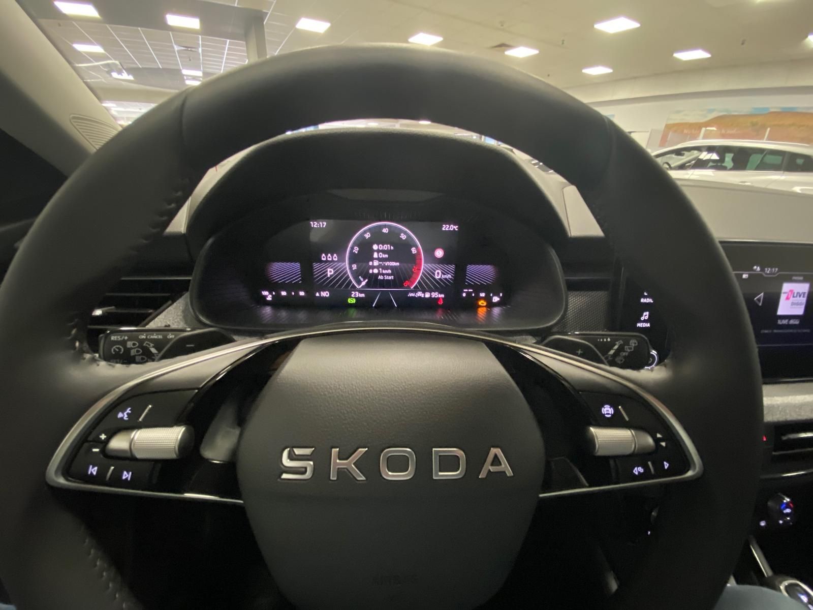 Fahrzeugabbildung SKODA Scala 1.0 TSI Selection APP+KLIMA+RFK+SITZHEIZ++