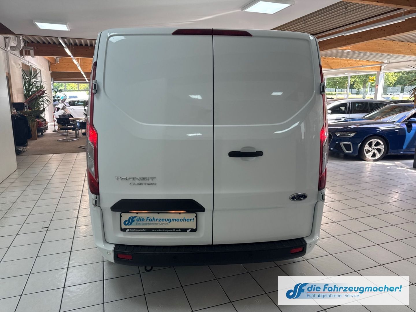 Fahrzeugabbildung Ford Transit Custom Kasten 320 L2 Trend 2.0 TDCi EU6d
