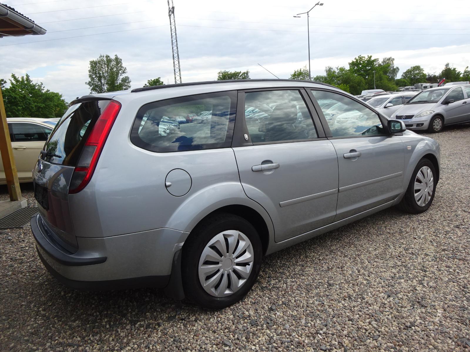 Ford Focus 2005 — engine 1.596 cm³, 116 HP (85kW)