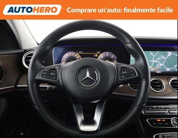 Mercedes E 220 - 12
