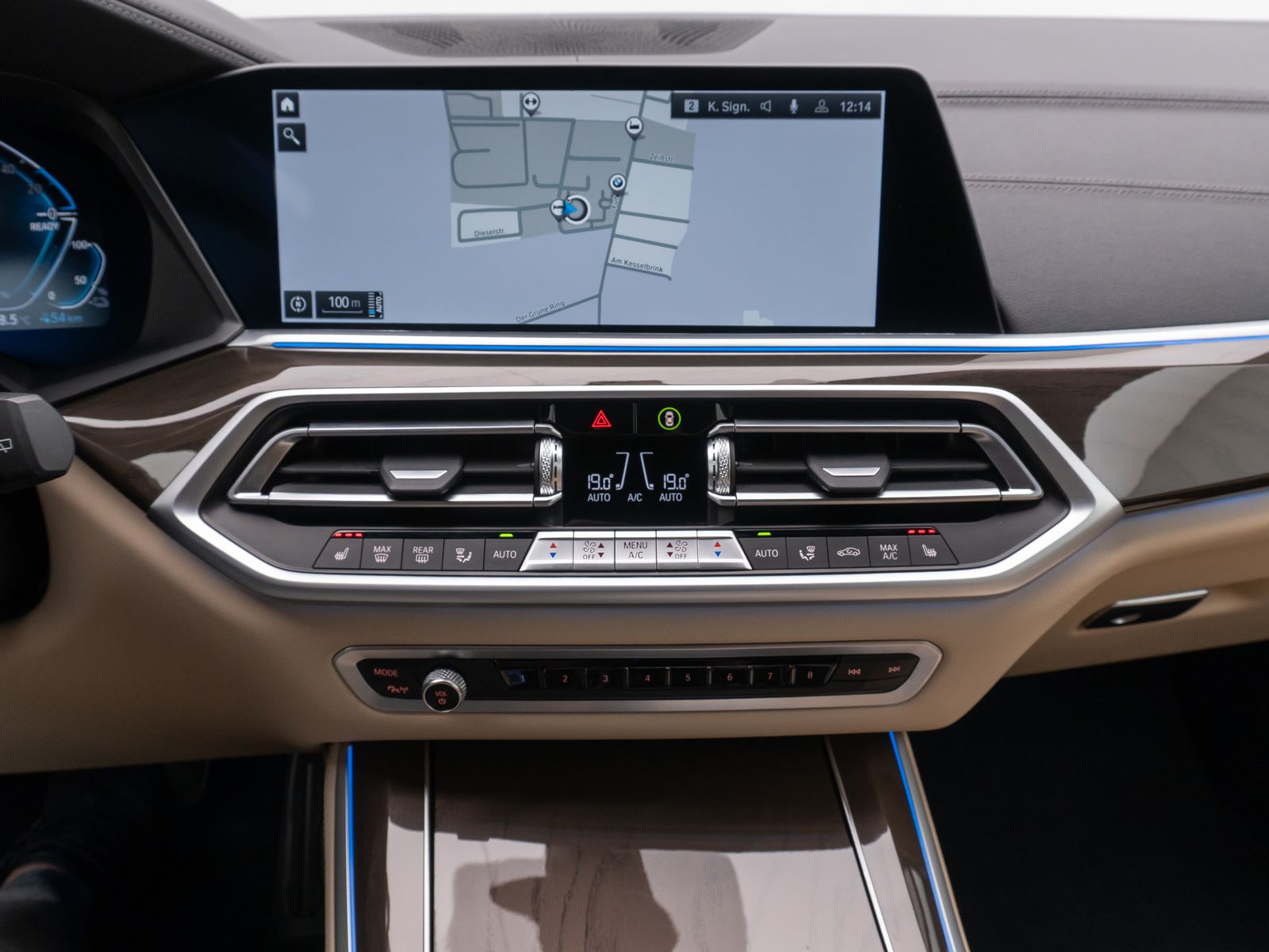Fahrzeugabbildung BMW X5 xD45e M Sport 360°Laser HUD DAB HiFi AHK 22"