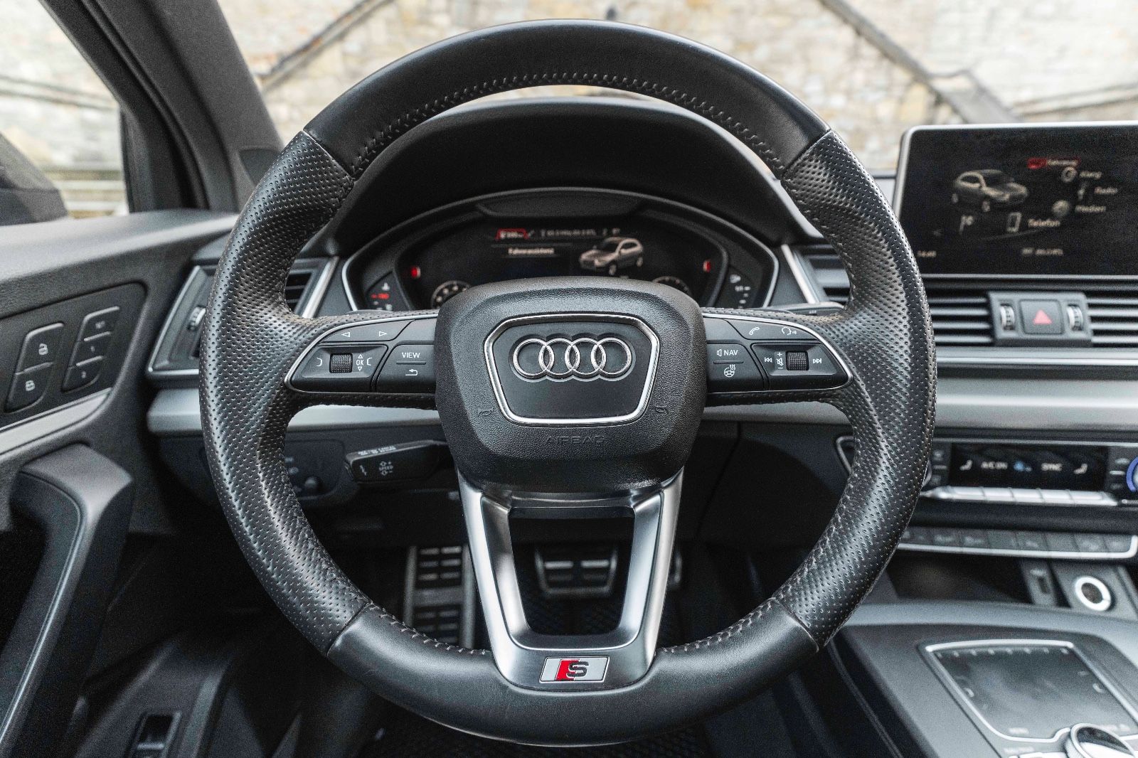 Fahrzeugabbildung Audi Q5 2.0 TFSI QUATTRO S-LINE 360° B&O TOTW SHZ PDC