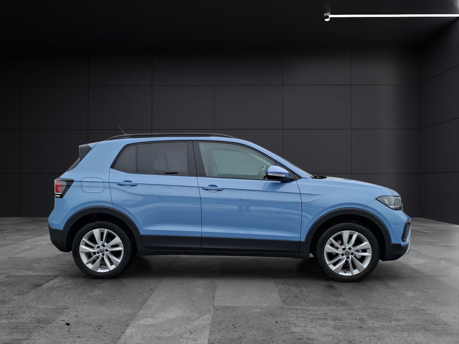 Fahrzeugabbildung Volkswagen T-Cross TSI Life LED AID ACC APP RFK SH LM