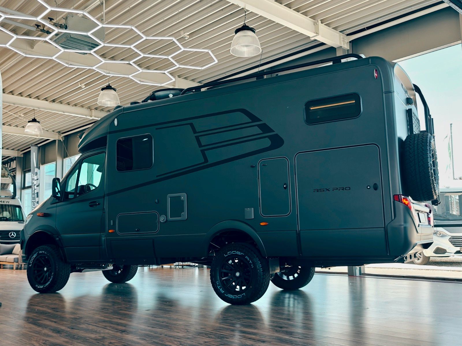 Fahrzeugabbildung HYMER / ERIBA / HYMERCAR ML - T 580 4x4² RSX PRO - PTS ACHATGRAU by palmo