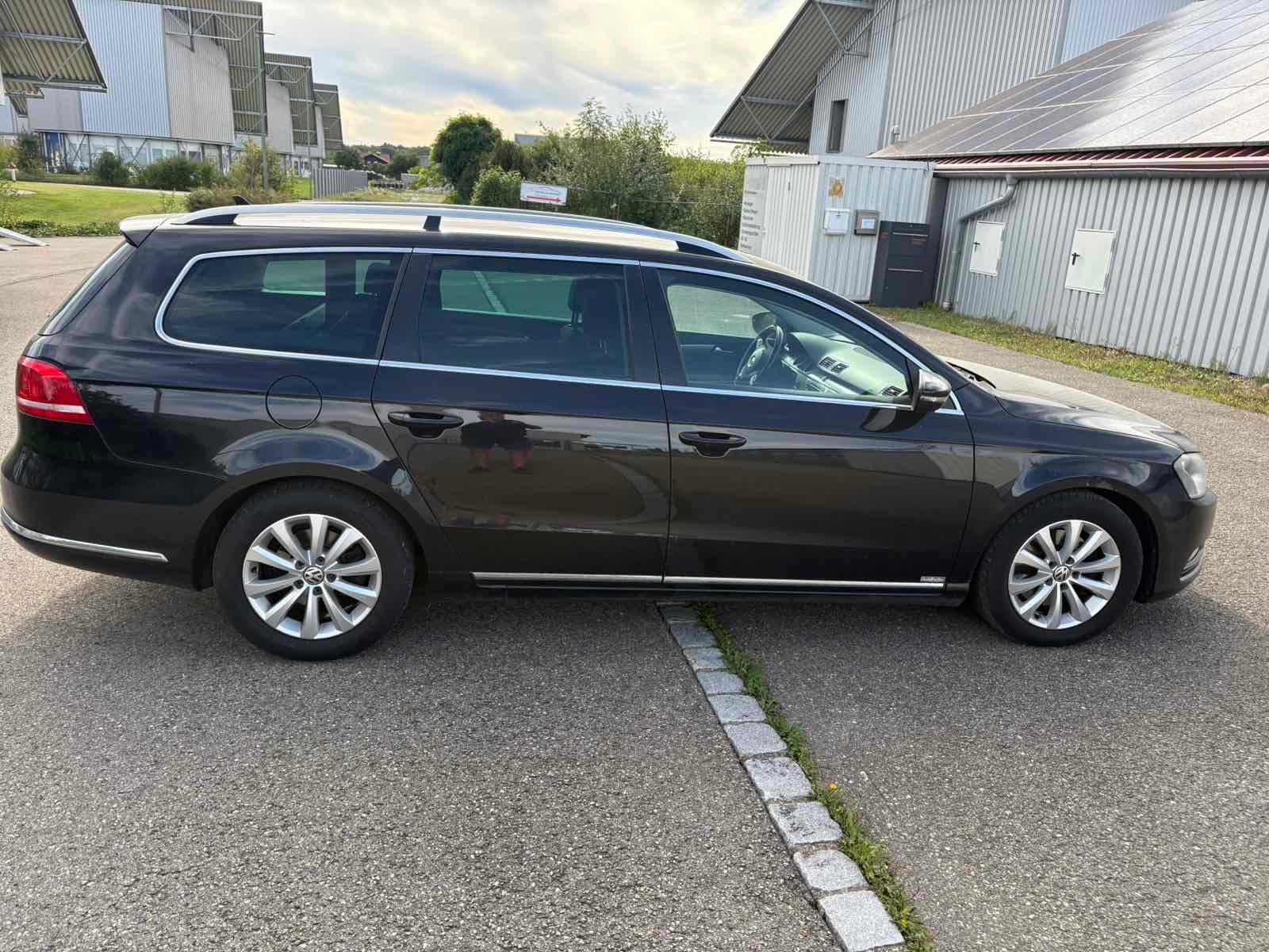 Volkswagen Passat 2012 — engine 1.968 cm³, 140 HP (103kW)