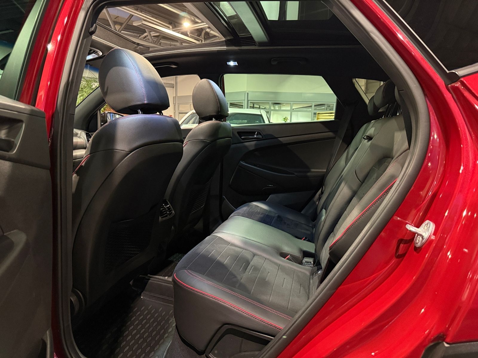 Fahrzeugabbildung Hyundai TUCSON N Line 4WD PANO LED NAV SHZ 19"
