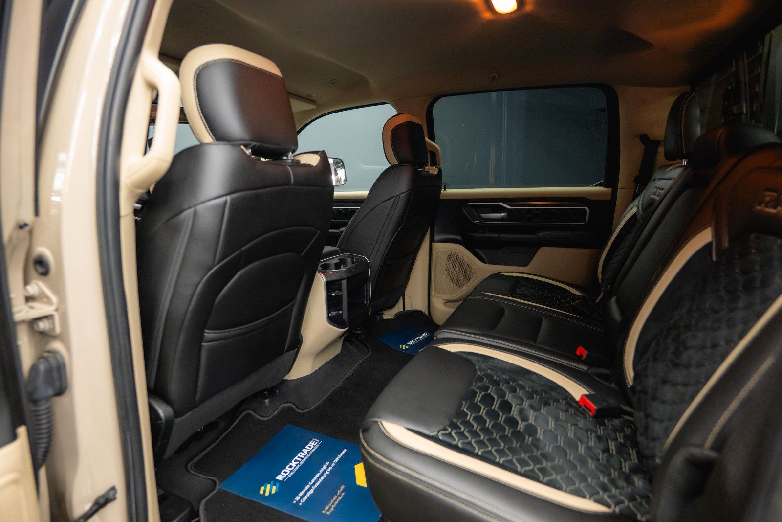 Fahrzeugabbildung Dodge RAM 5.7 V8 HEMI 4x4 ARMY STYLE Offroad LONGBED