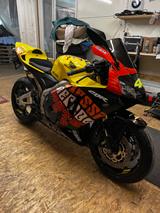 Honda CBR 600 RR  - HONDA CBR 600 RR