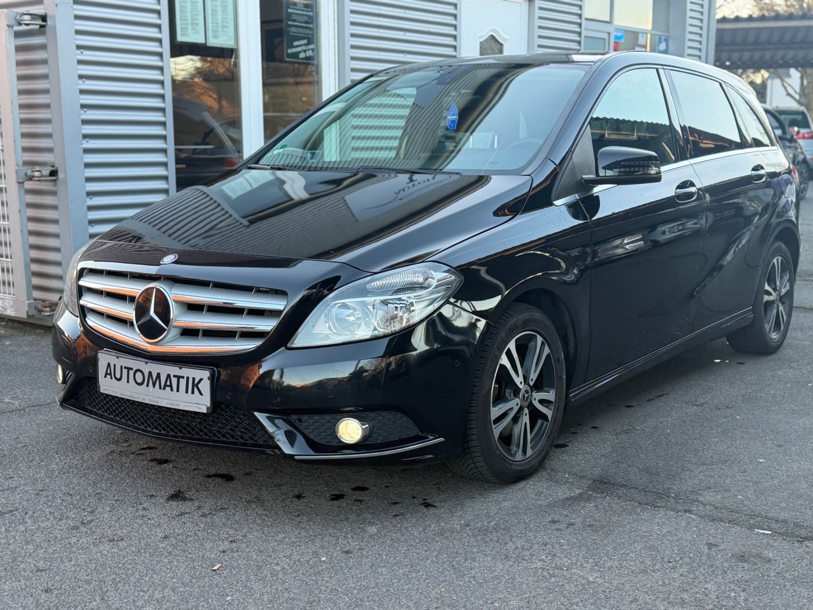 MERCEDES-BENZ B 200