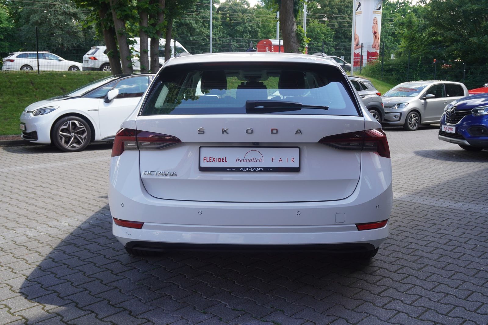 Skoda Octavia Combi 1.5 TSI First Edition ACC Kamera foto 7