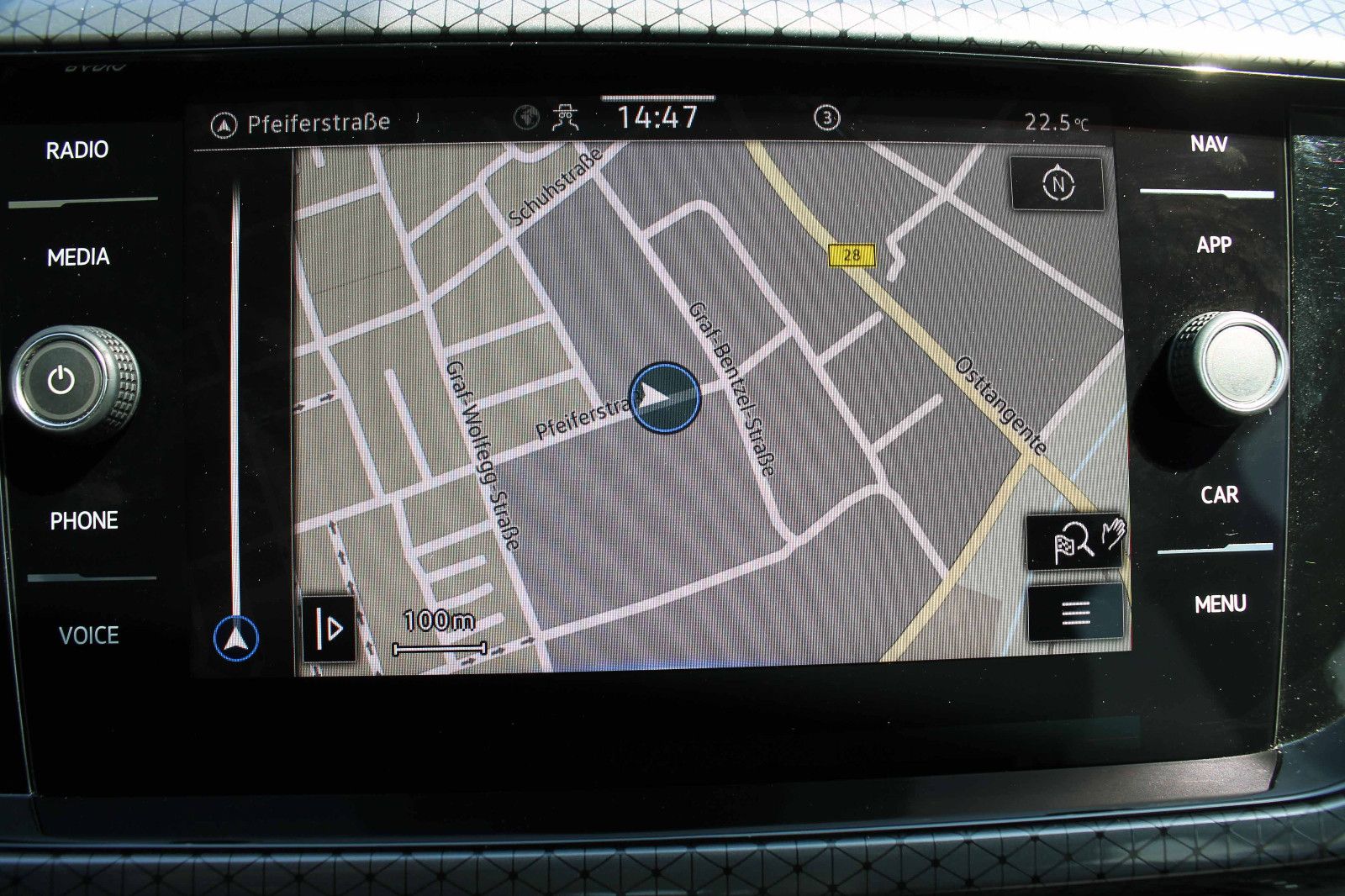 Fahrzeugabbildung Volkswagen T-Cross 1.0 TSI DSG Style ACC NAVI KAM PDC AHK