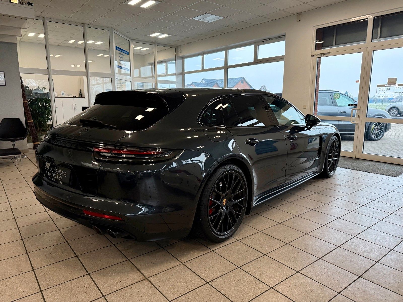 Fahrzeugabbildung Porsche Panamera GTS Sport Turismo Panorama/ACC/HeadUP
