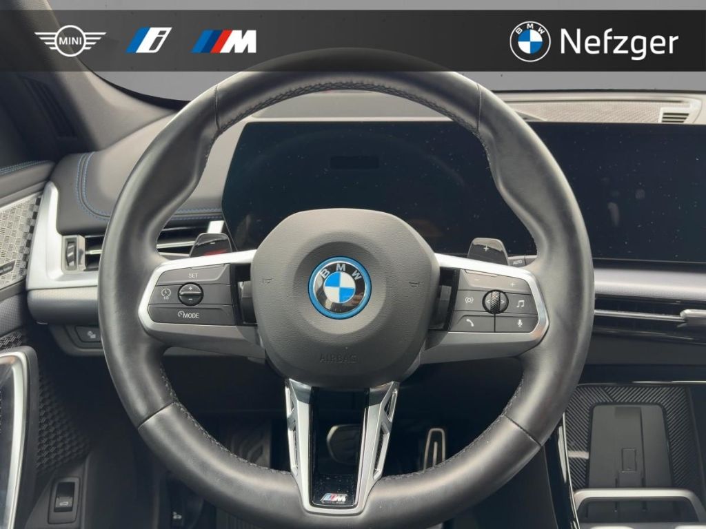 BMW X1 xDrive25e M Sport LED HUD AHK Lenkradheiz foto 10