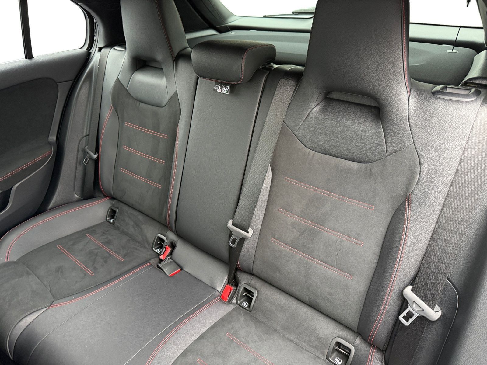 Fahrzeugabbildung Mercedes-Benz A 250 AMG Line 360VIEW AMB KEYLESS