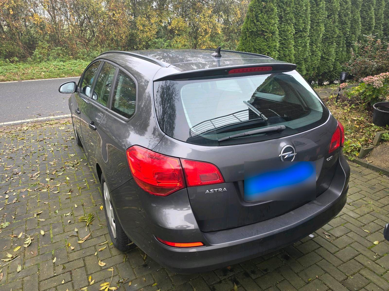 Opel Astra 2012 — photo 5