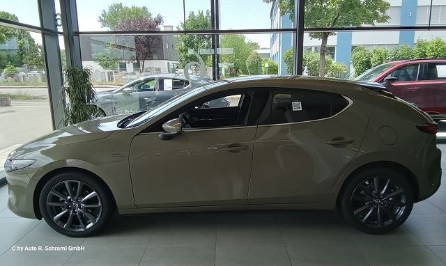 Mazda 3 2.5L e-SKYACTIV G 140ps EXCLUSIVE-LINE imagem 2