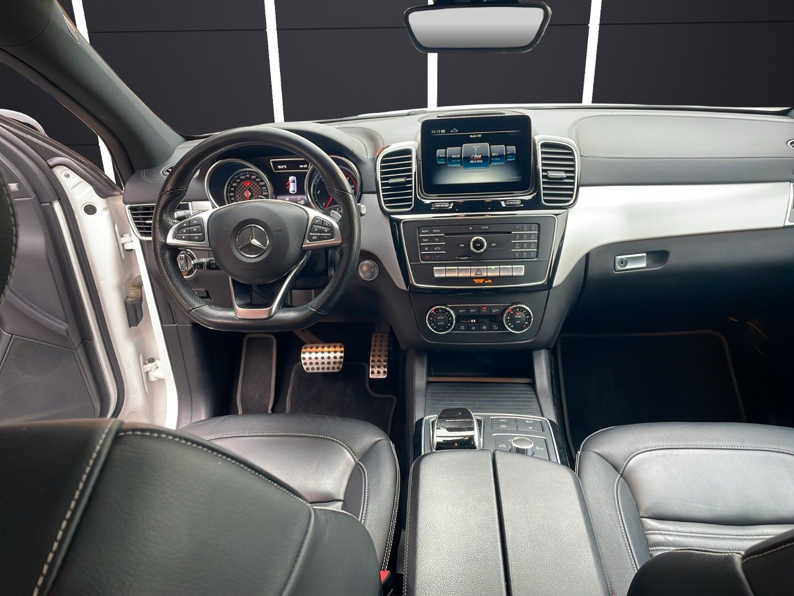 Fahrzeugabbildung Mercedes-Benz GLE 350 d Coupe 4Matic*AMG-Line*Pano*Luftfed*