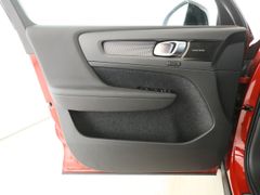 Fahrzeugabbildung Volvo XC40 B4 Benzin Autom. R-Design*H/K*Qi*NAVI*ACC