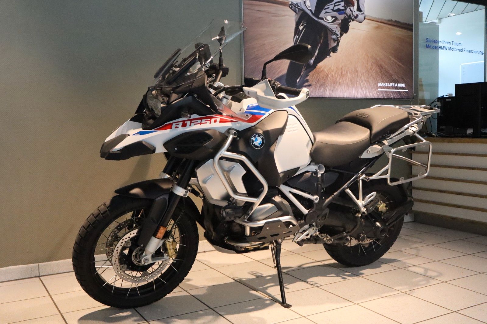 Fahrzeugabbildung BMW R 1250 GS ADV inkl. Repair Inclusive bis '27