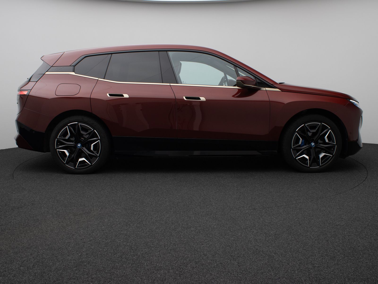 Fahrzeugabbildung BMW iX xD50  Sport Pano Sky-Lounge 360°Laser SoftCl