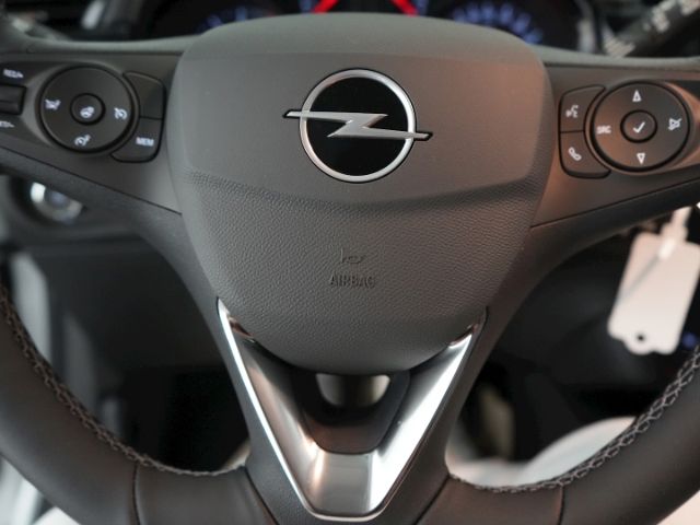 Corsa F FACELIFT+RÜCKFAHRKAMERA+SITZ-/LENKRADHEI