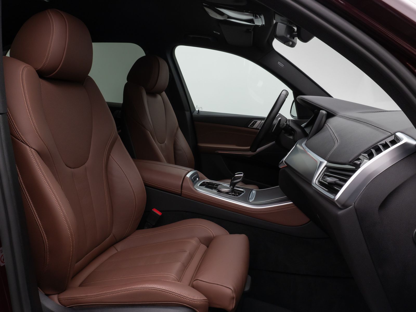 Fahrzeugabbildung BMW X5 xD30d M Sport Kamera HUD DAB HiFi AHK Alarm