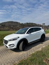 Hyundai TUCSON 1.6 T-GDI Premium 4WD DCT AHK Navi Pano