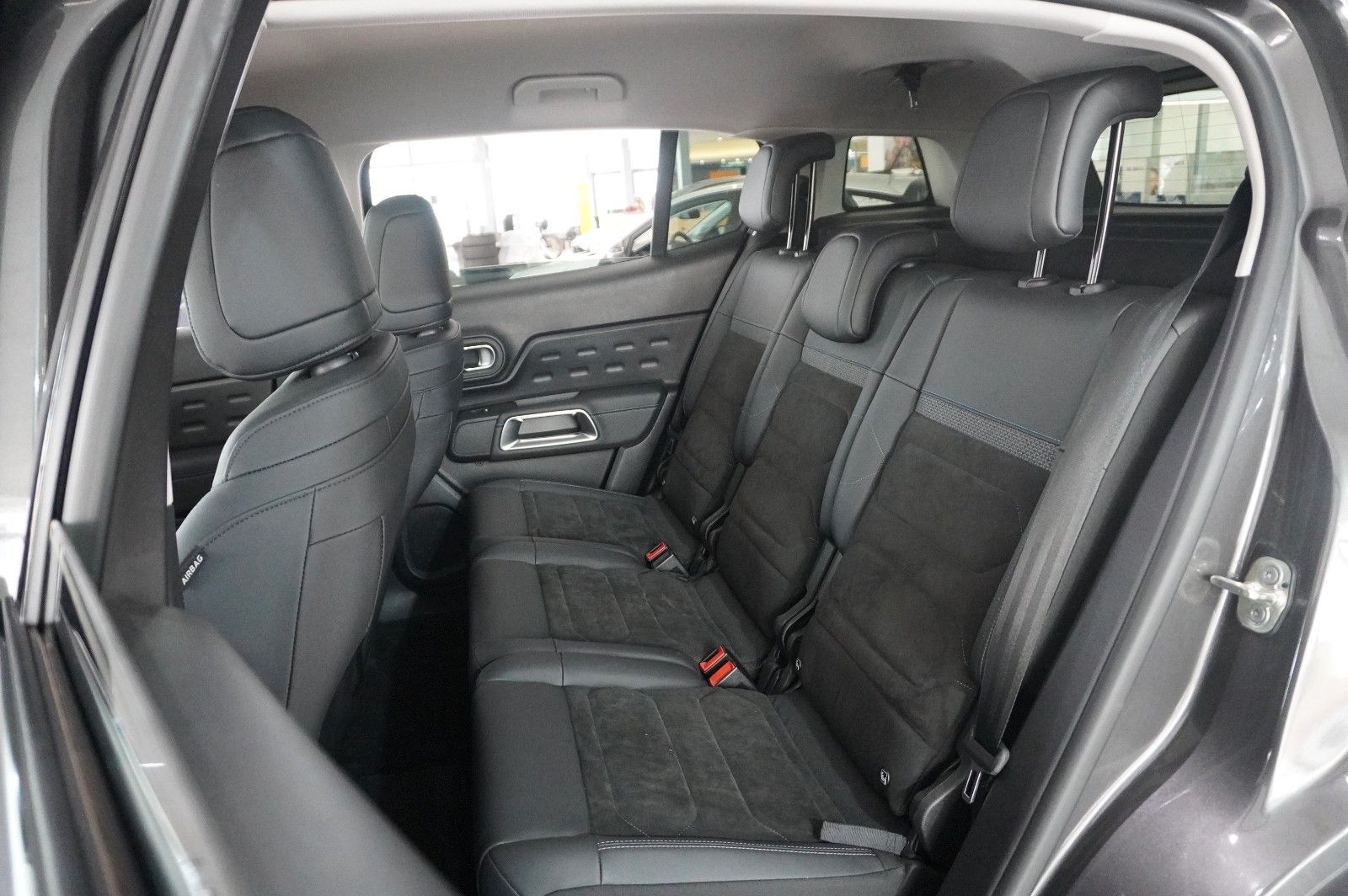 Fahrzeugabbildung Citroën C5 Aircross 1.2T SHINE EAT-8 NAVI/LED/KAMERA/SH