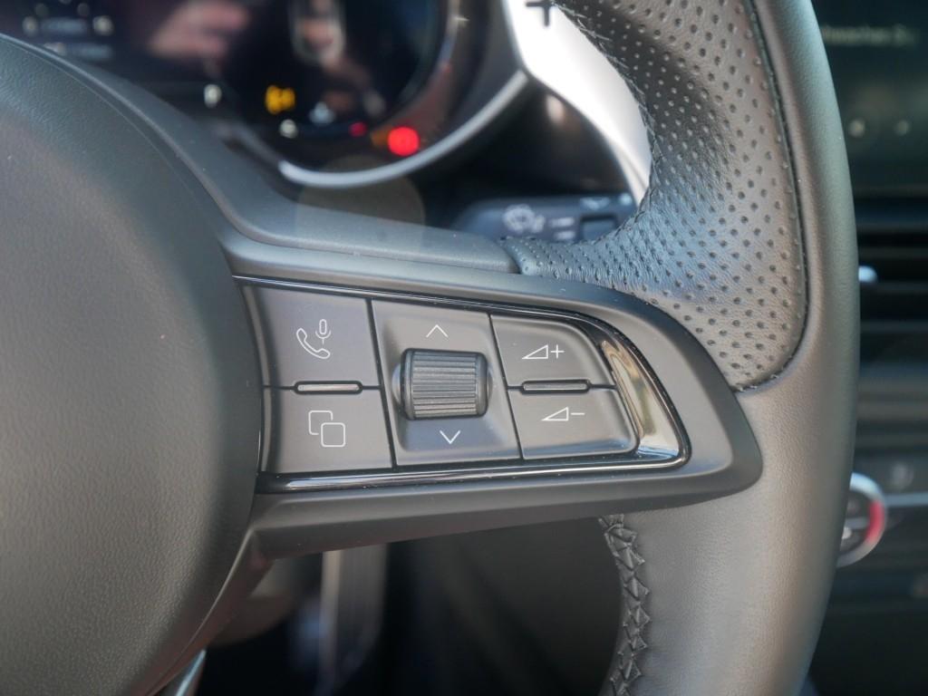 Alfa Romeo Giulia VELOCE 2.0 TURBO 16V 280 PS AT TECHNOLOGI, миниатюра 16