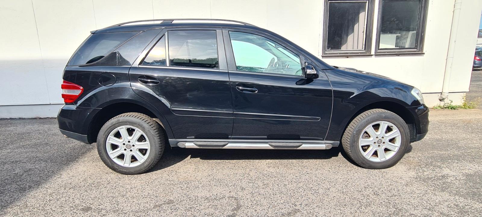 Mercedes-Benz ML280 2005 — photo 18