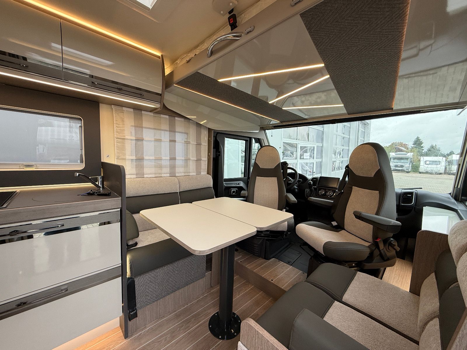 Fahrzeugabbildung Roller Team Zefiro 287 TL Integral - Modell 2026 - MEGA DEAL