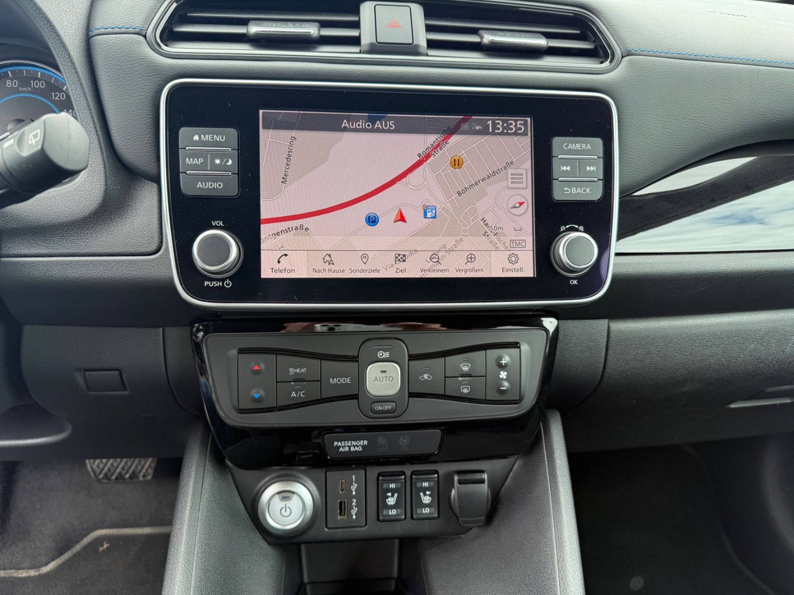 Fahrzeugabbildung Nissan Leaf N-Connecta - 360°, LED, Winter-P.,SOH96%