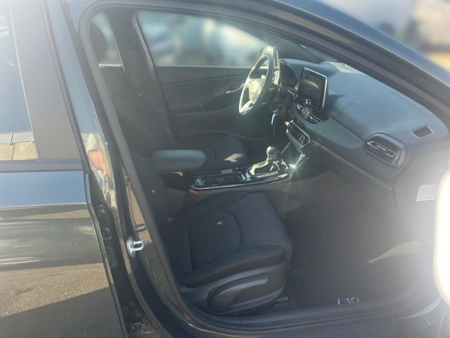Fahrzeugabbildung Hyundai i30 FL Kombi (MY25) 1.5 T-GDI (140PS) 48V 7-DCT