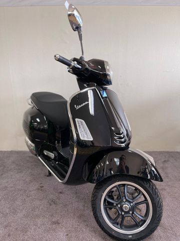 Vespa GTS 300 Super ABS E5 RST / BLACK WINTER ANGEBOT!