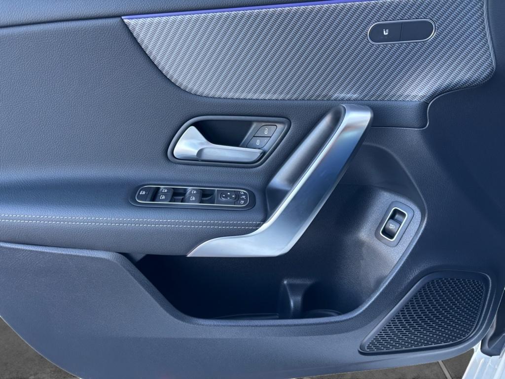 Mercedes-Benz A-Class Limousine Progressive*LED*Kamera*Navi*, миниатюра 9