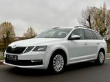 Skoda Octavia Combi 10.916 € für EXPORT / mit VAT num - : V mit