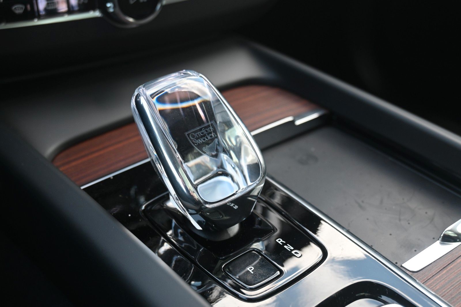 Fahrzeugabbildung Volvo XC60 B4 D AWD Ultimate Dark*STDHZG*360°*LUFT*ACC