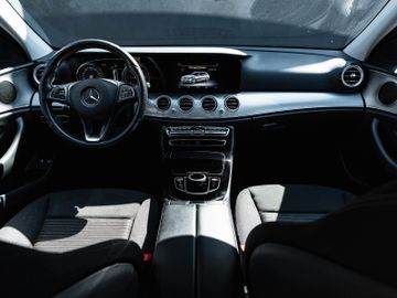 Mercedes E 220 - 10
