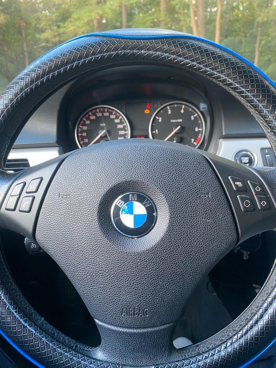 BMW 318 2010 — photo 7