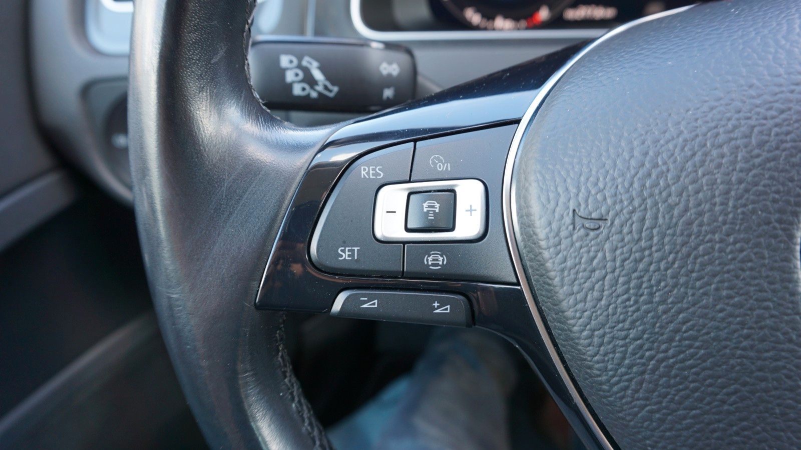 Fahrzeugabbildung Volkswagen Golf VII Variant Comfortline ACC,Navi,SH,PDC