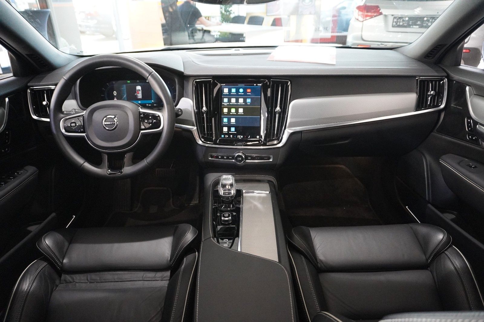 Fahrzeugabbildung Volvo V90 Kombi B4 PLUS DARK NAVI/LED/KAMERA/PANO./H&K