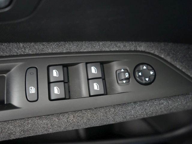 3008 ACTIVE AT+NAVI+SITZHEIZUNG+PARKPILOT HI+LED