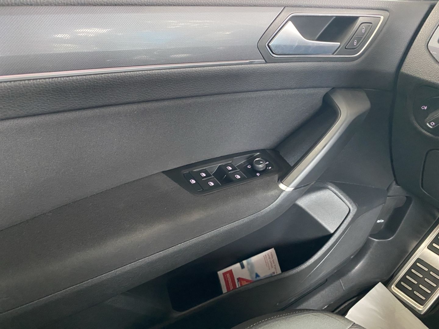 Touran Highline R-Line 1.5TSi DSG 110kW AHZV LED