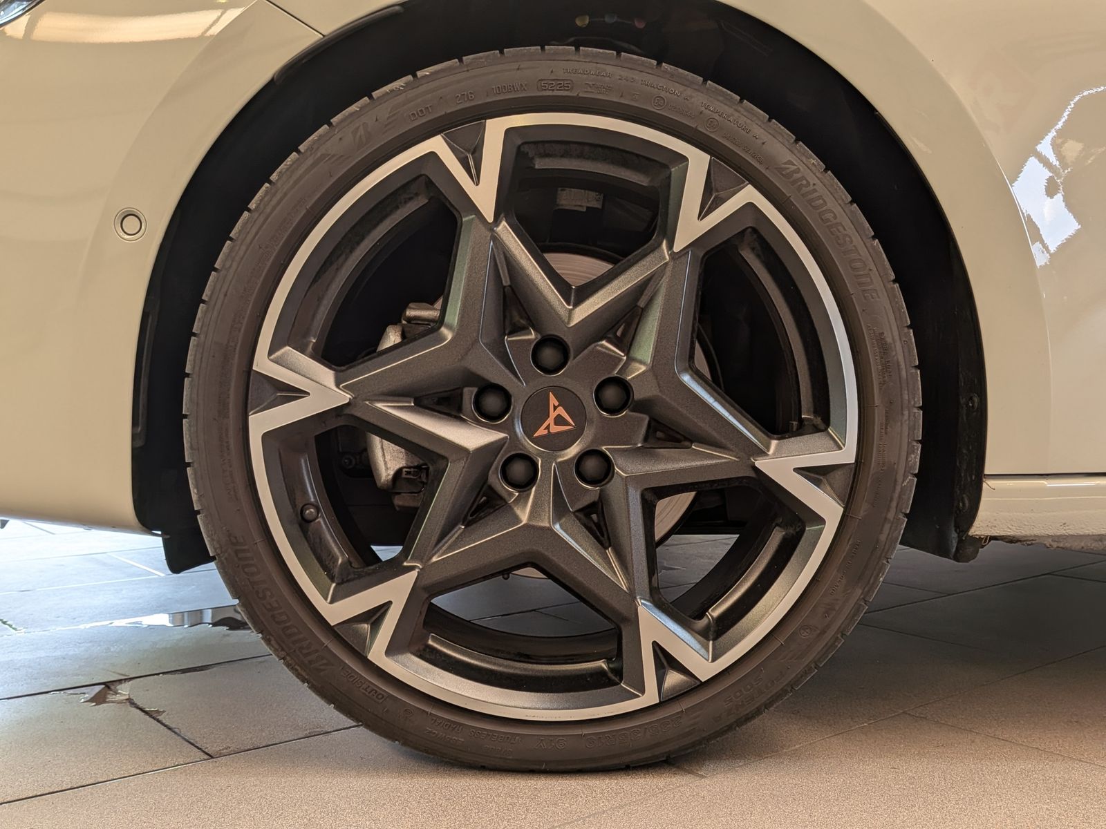 Fahrzeugabbildung CUPRA Leon 1.5 eTSI DINAMICA*MATRIX*ACC*PANO*AHK 5J-Ga