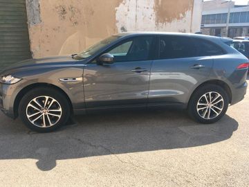 Jaguar F-Pace - 1