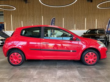 Renault Clio III Dynamique MOTOR- UND GETRIEBSCHADEN